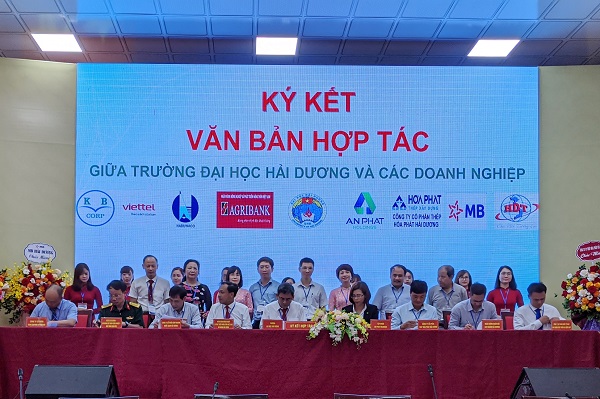 Lễ ký kết hợp tác giữa Nền tảng trò chơi xổ số Việt Nam
 và các doanh nghiệp tại Hội thảo khoa học 2022